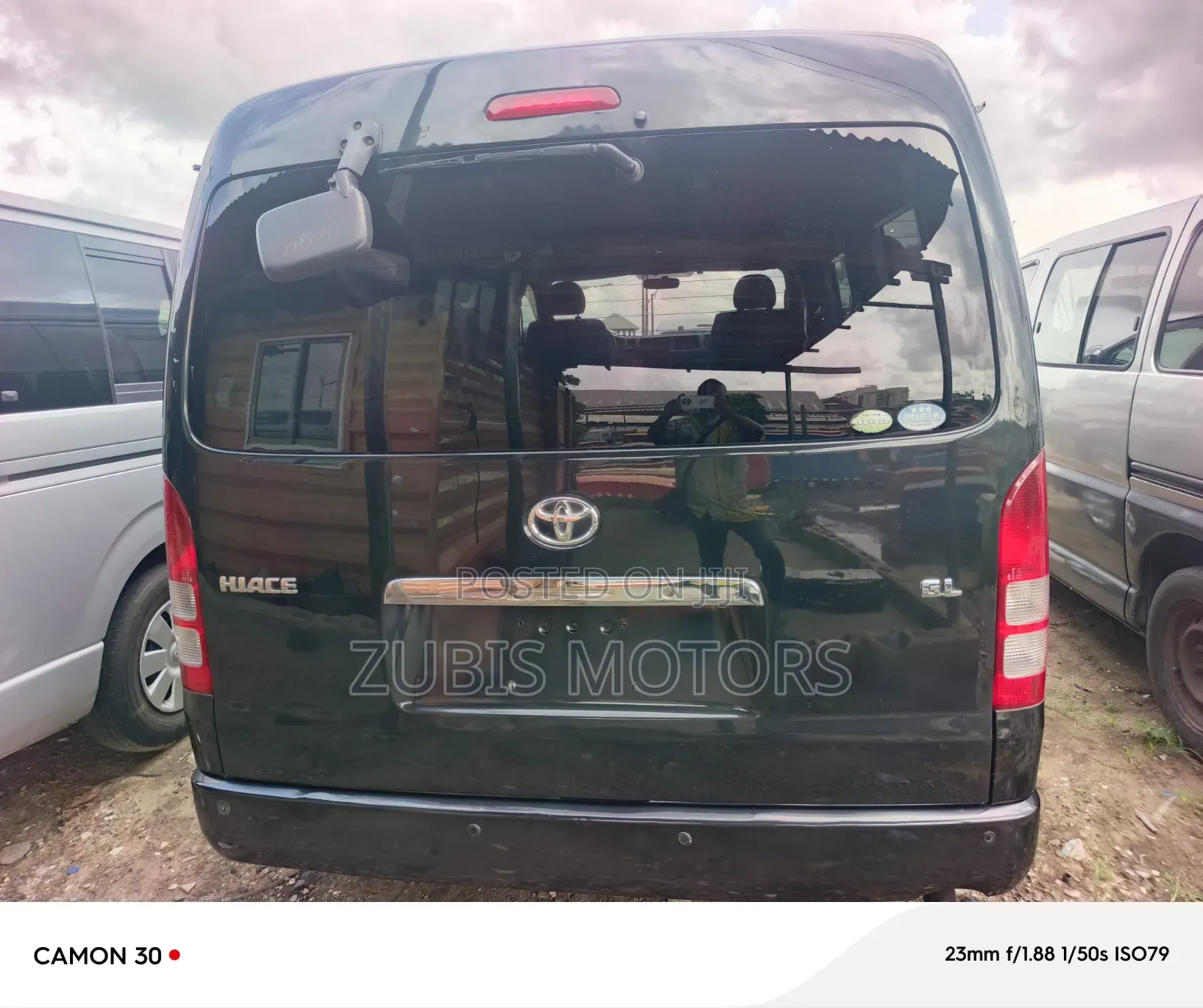 Toyota HiAce 2015 Black