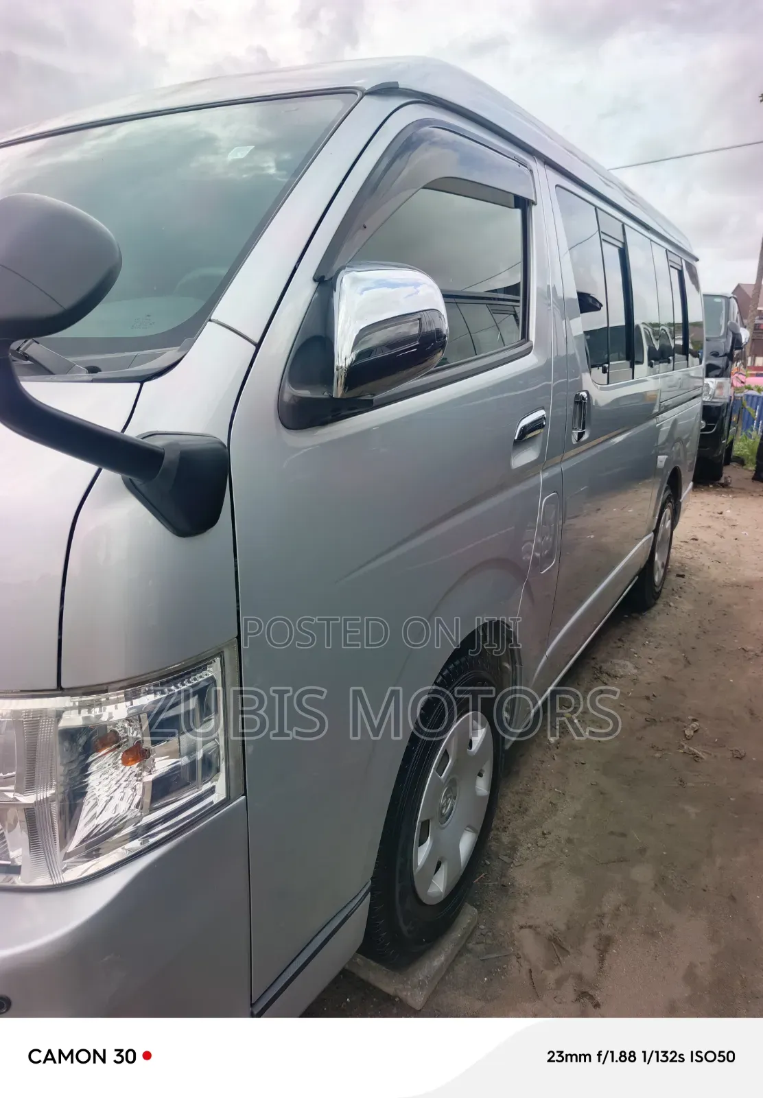 Toyota HiAce 2015 Silver