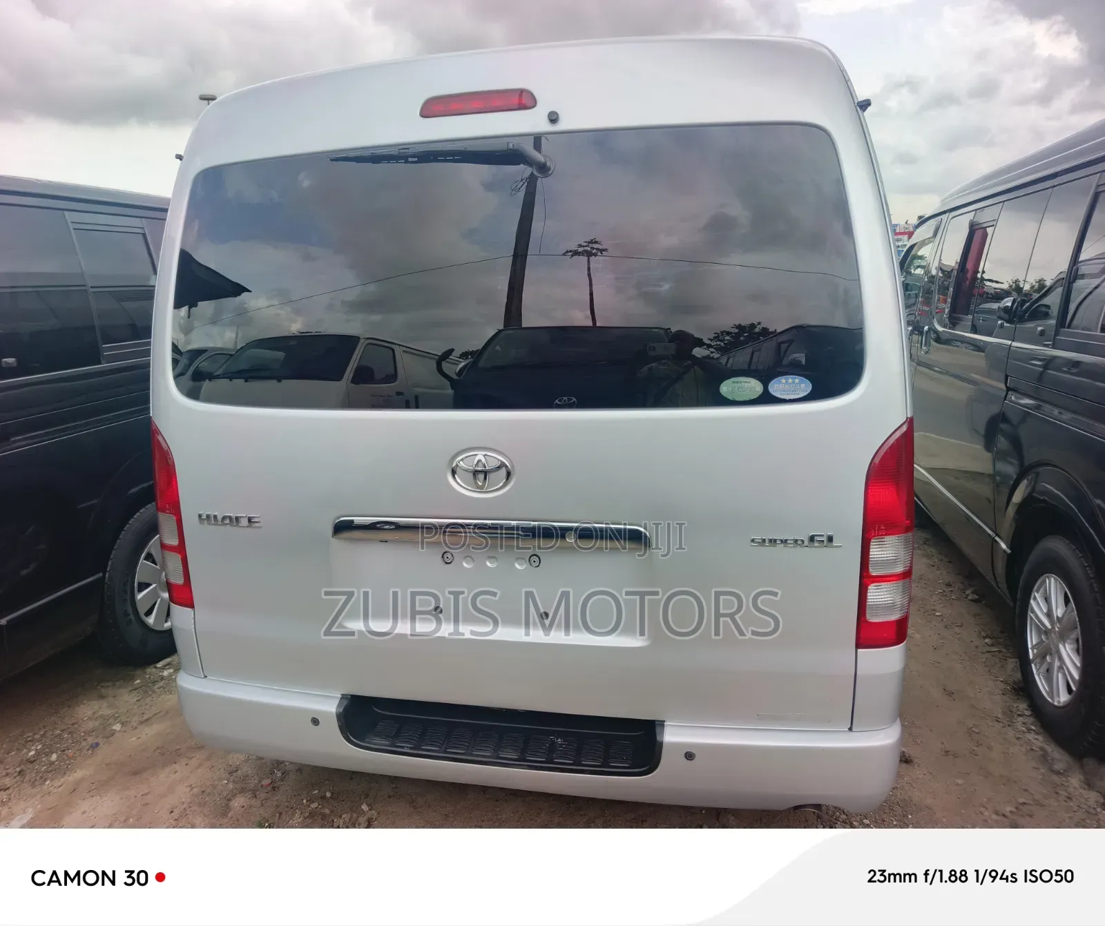 Toyota HiAce 2015 Silver