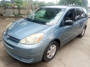 Toyota Sienna 2005 Blue
