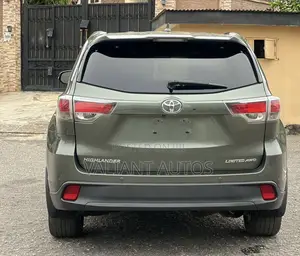 Toyota Highlander 2015 Green