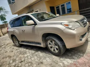 Lexus GX 460 Premium 2011 Gold