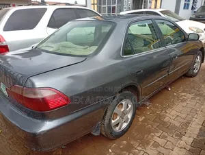 Honda Accord 2000 Gray
