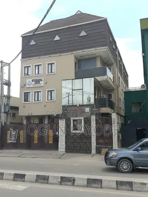 3bdrm Block of Flats in Ikoyi for rent