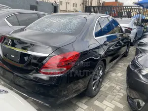 Mercedes-Benz C300 2016 Black