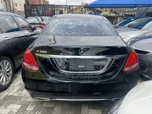 Mercedes-Benz C300 2016 Black