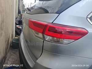 Toyota Highlander LE 2019 Silver