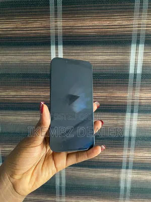 Apple iPhone 16e 128 GB Black