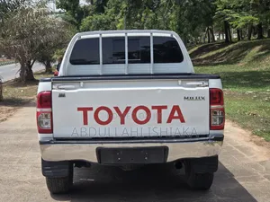 Toyota Hilux 2014 White