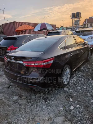 Toyota Avalon XLE Sedar FWD (3.5L 6cyl 6A) 2013 Red