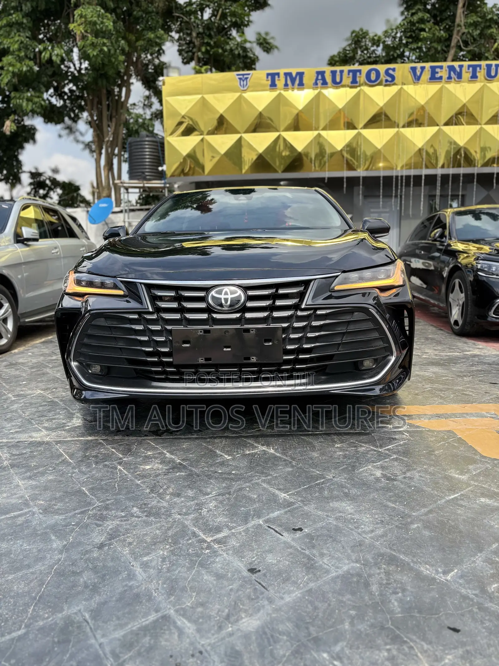 Toyota Avalon 2022 Black