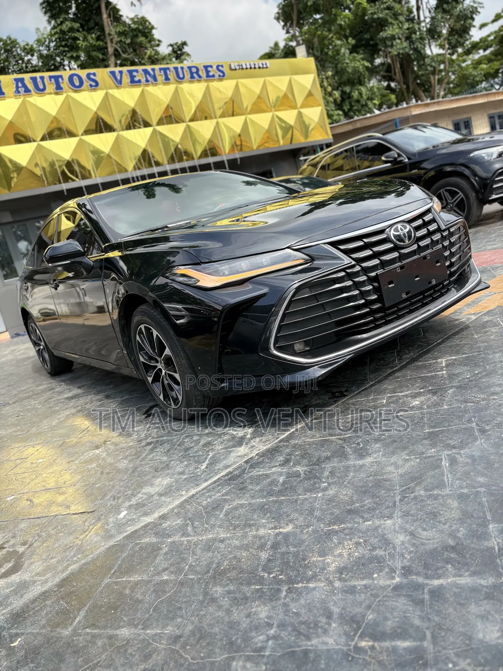 Toyota Avalon 2022 Black