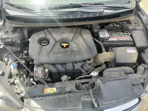 Hyundai Elantra GLS Sedan FWD (1.8L 4cyl 6M) 2013 Gray