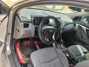 Hyundai Elantra GLS Sedan FWD (1.8L 4cyl 6M) 2013 Gray