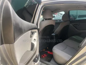 Hyundai Elantra GLS Sedan FWD (1.8L 4cyl 6M) 2013 Gray