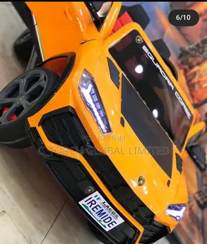 Lamborghini Urus Squadra Corse-Style Electric Ride-on Toy Car