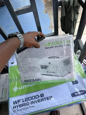 Lutian 1000watt Solar Generator With Inbuilt Lithium Battery