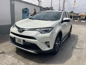 Toyota RAV4 2019 White
