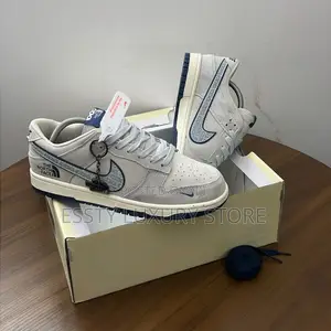 Nike Sb Dunk Low X North Face Grey Sneakers
