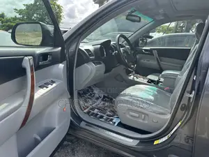 Toyota Highlander 2013 Gray