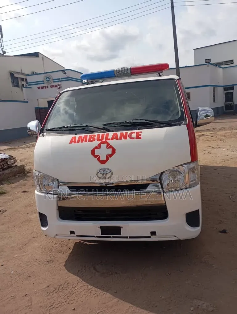 Toyota HiAce 2012 White