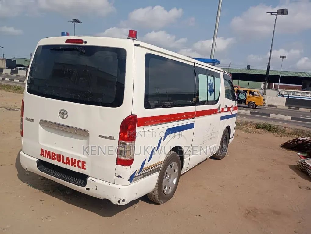 Toyota HiAce 2012 White