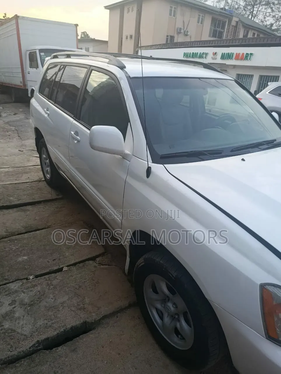 Toyota Highlander Base AWD 2002 White