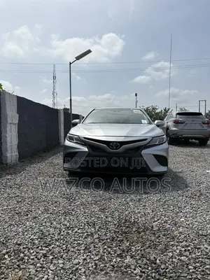 Toyota Camry 2019 Silver
