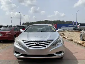 Hyundai Sonata SE 2.0T Sedan FWD (2.0L 4cyl 6A) 2013 Silver