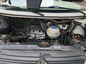 Volkswagen Transporter 2005 White