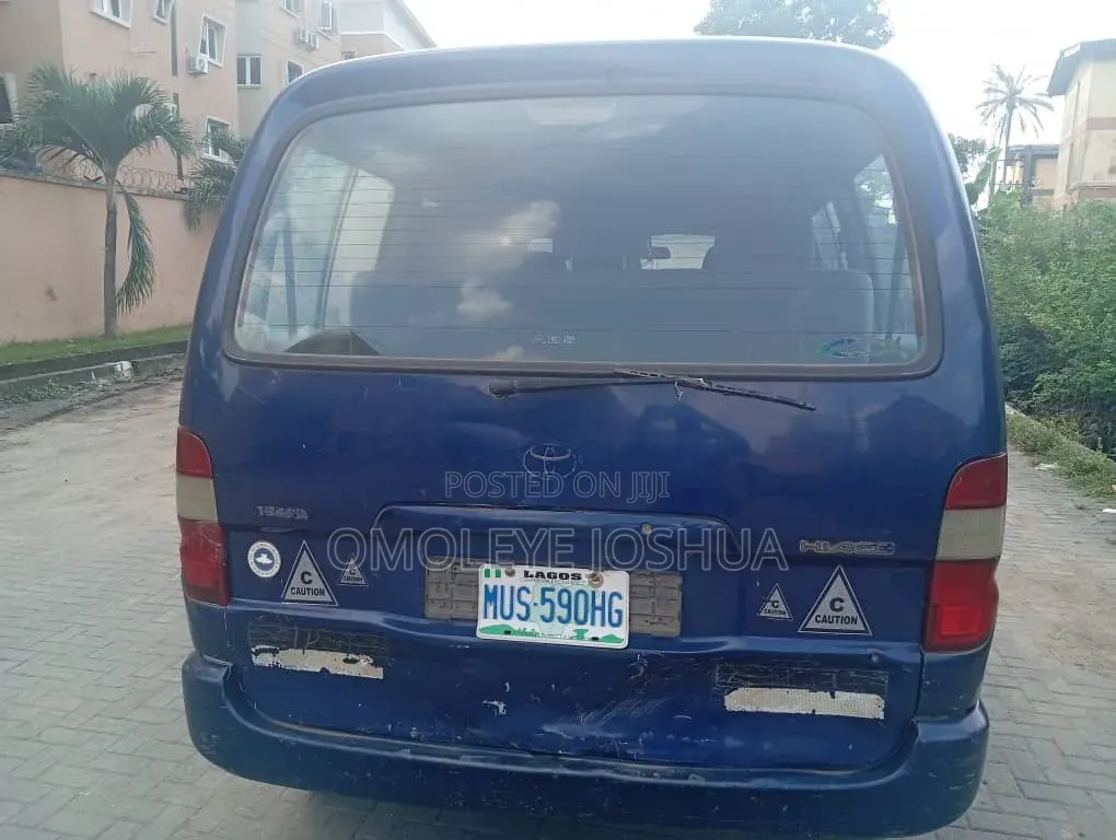 Toyota HiAce 2005 Blue