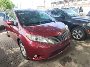 Toyota Sienna XLE AWD 7-Passenger 2013 Red
