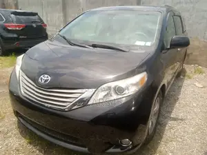Toyota Sienna 2014 Black