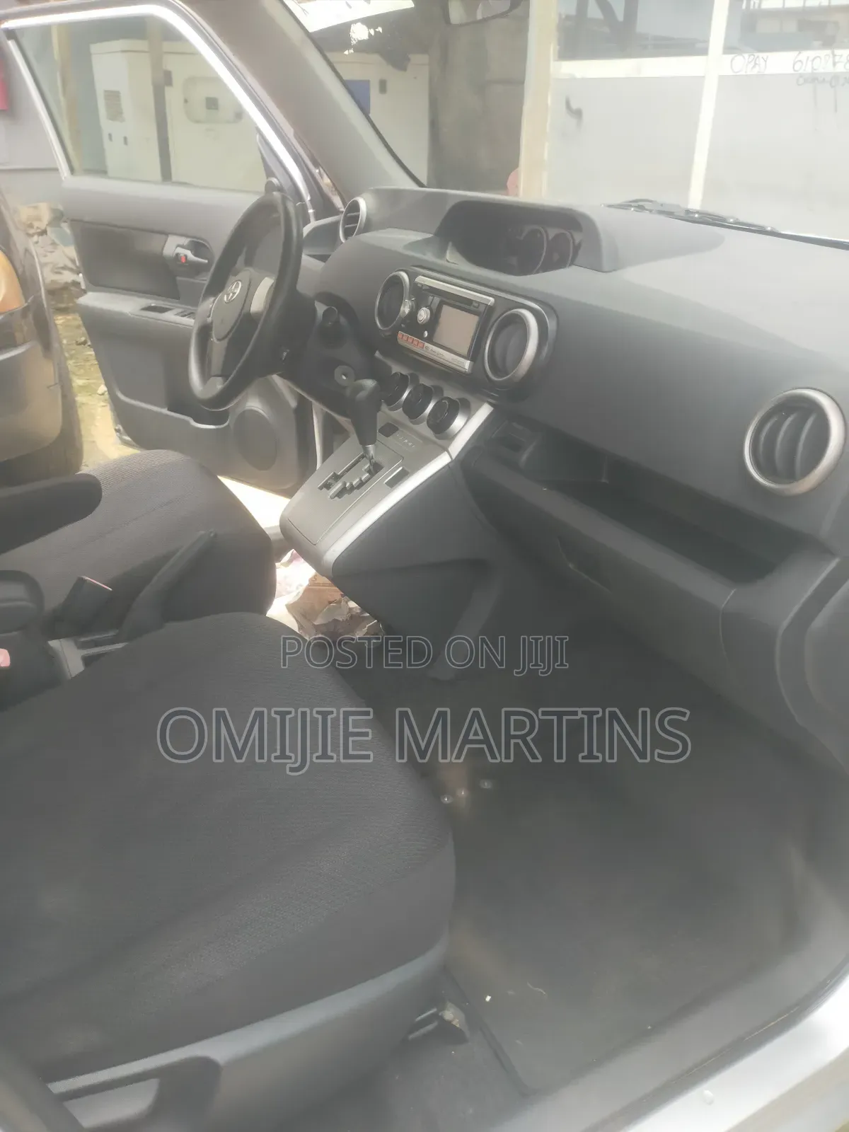 Toyota Corolla 2010 Silver