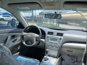 Toyota Camry LE 4dr Sedan (2.5L 4cyl 6A) 2011 Green