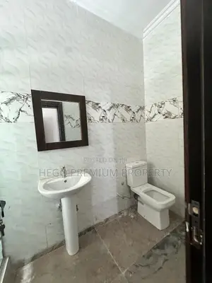 2bdrm Duplex in Forces Avenue, Old for rent