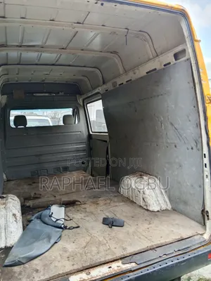 Volkswagen LT 2000 White