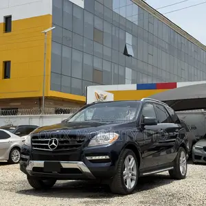 Mercedes-Benz M Class ML350 4dr SUV (3.5L 6cyl 7A) 2015 Blue