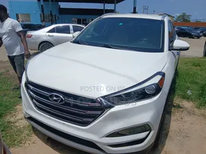 Hyundai Tucson Limited AWD 2017 White