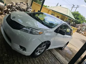 Toyota Sienna 2018 White