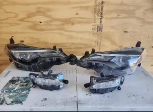 Headlights Toyota Corolla 2017 Xle
