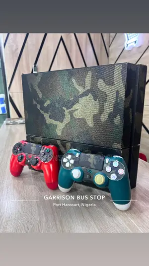 Play Station 4