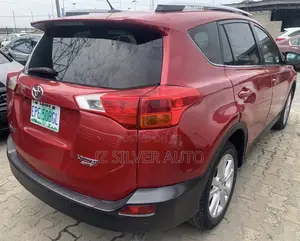 Toyota RAV4 Limited 4dr SUV AWD (2.5L 4cyl 6A) 2015 Red