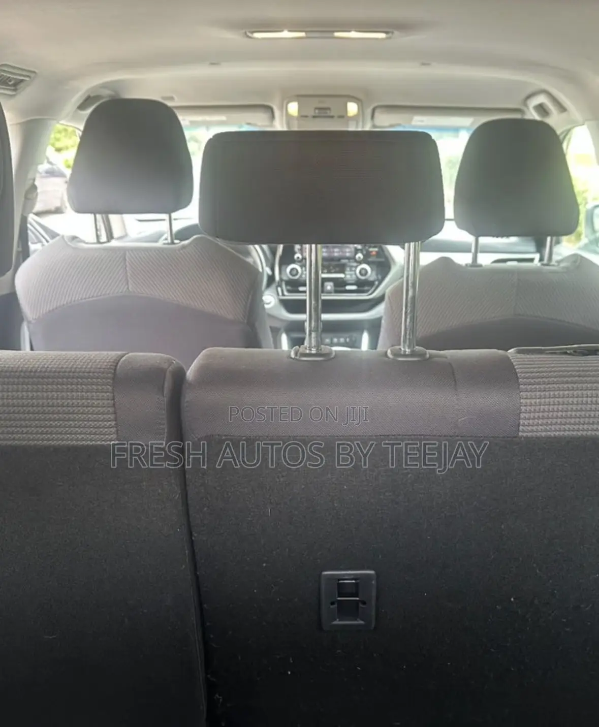Toyota Highlander LE 2021 Silver