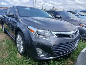 Toyota Avalon Limited 4dr Sedan (3.5L 6cyl 6A) 2015 Gray