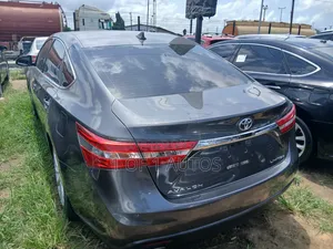 Toyota Avalon Limited 4dr Sedan (3.5L 6cyl 6A) 2015 Gray