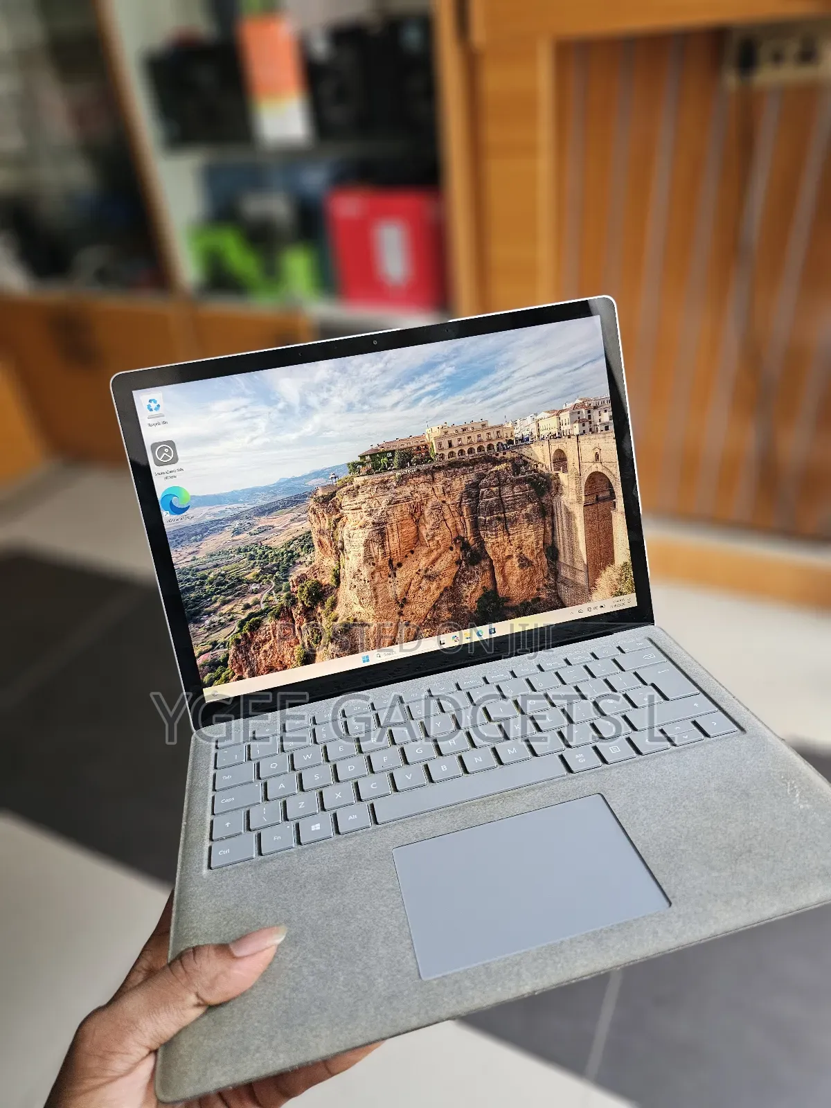 Laptop Microsoft Surface Laptop 8GB Intel Core i5 SSD 256GB