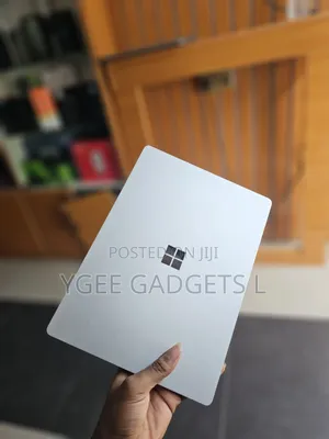 Laptop Microsoft Surface Laptop 8GB Intel Core i5 SSD 256GB