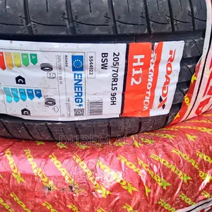 205/70r15 Roadx Tire