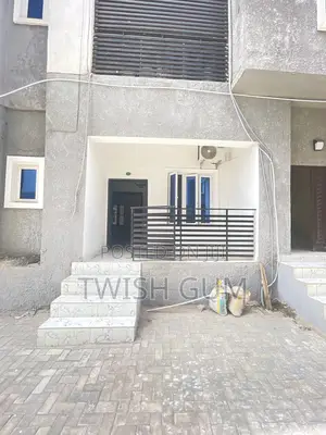3bdrm Block of Flats in Wuye Main, Abuja . for rent